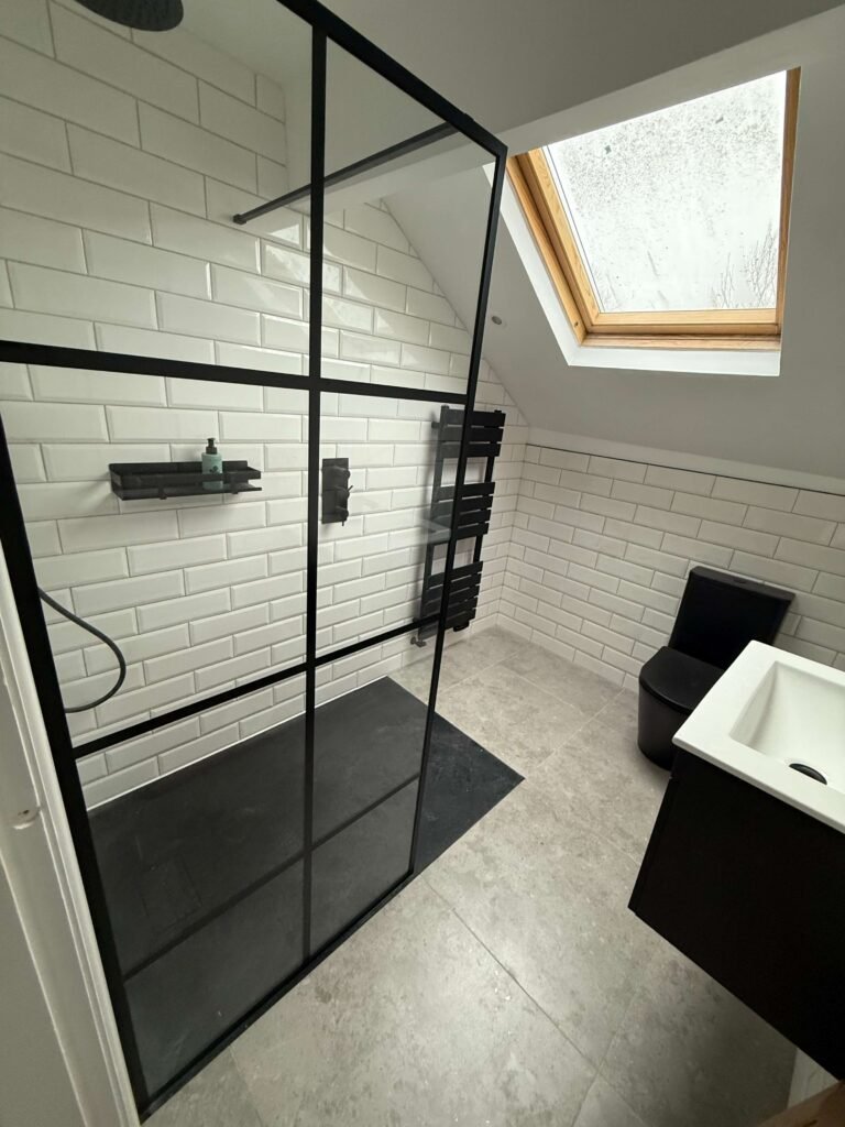 Modern Bathroom Black & White